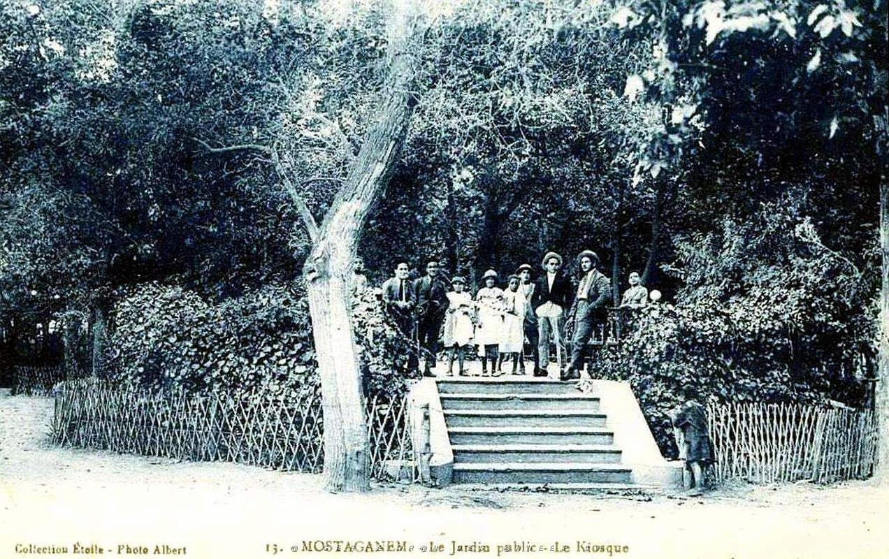 1910- Mostaganem - Jardin Public - Le Kiosque.jpg